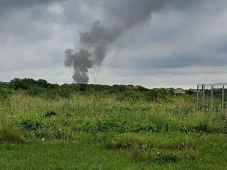 Incendiu greu de controlat în mahalaua de la intrarea în ...